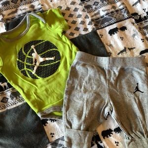 Jordan short sleeve outfit